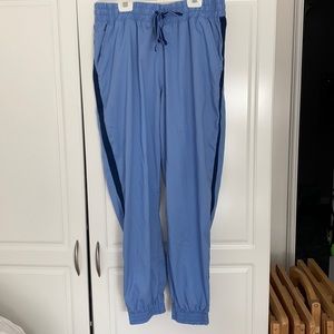 Scrub jogger pants for women